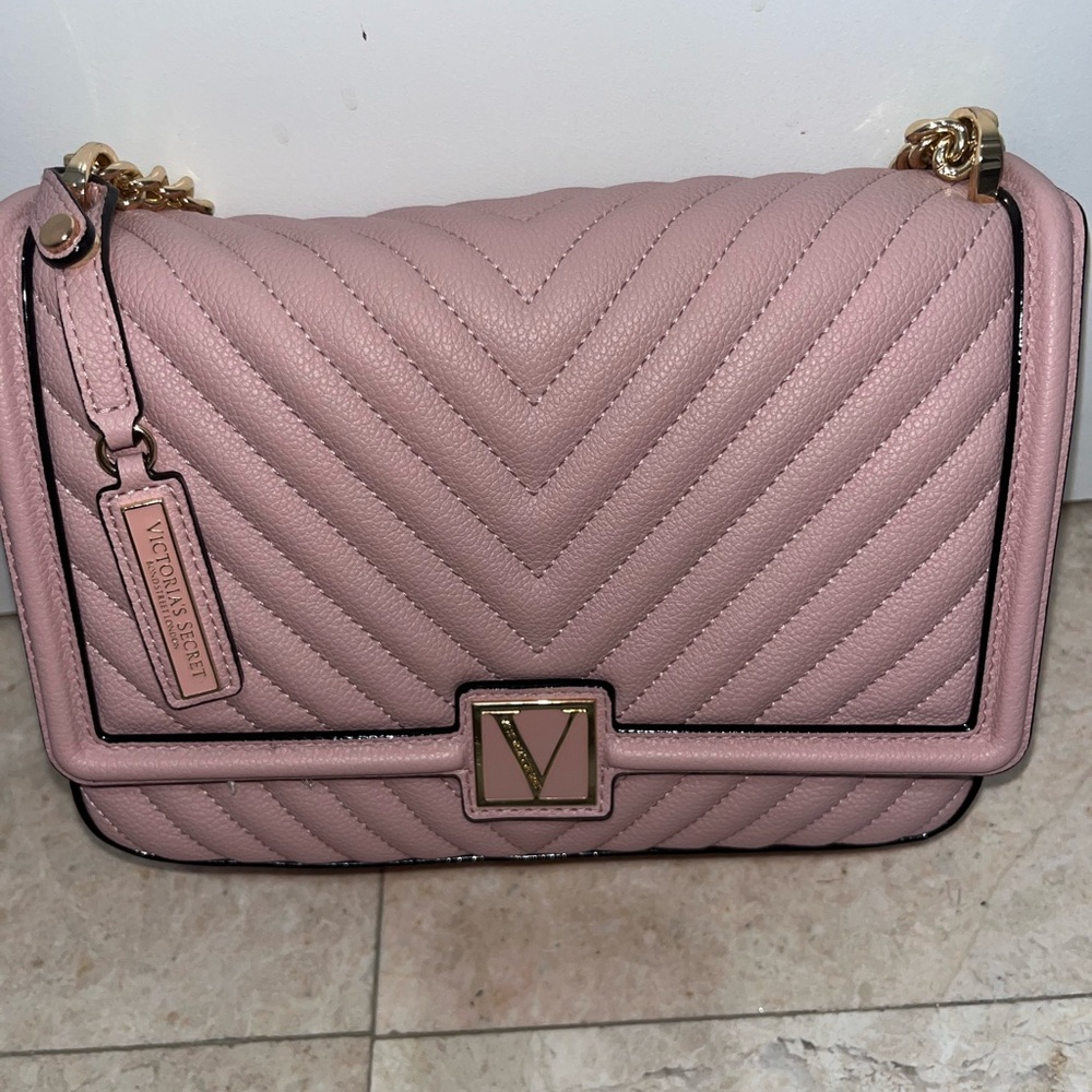 Victoria secret bag in pink brand new clean on the inside